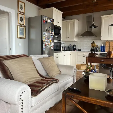Casa Del Maestro, Seguencu Chalet
