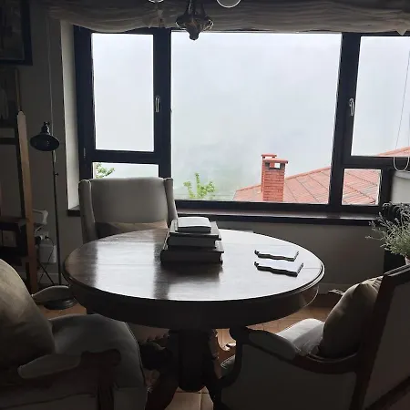 Casa Del Maestro, Seguencu Chalet